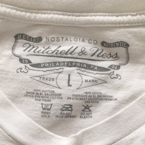 Mitchell & Ness “Allen Iverson” T-Shirt - Picture 6 of 6